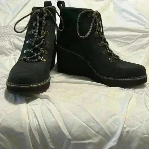 Tom’s Women’s Water Resistant Melrose Wedge in Black Oiled Nubuck Size 10 - Picture 2 of 8